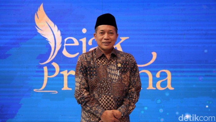 Menkop Bentuk Satgas untuk Tangani Koperasi Bermasalah  Baca artikel detiknews, "Menkop Bentuk Satgas untuk Tangani Koperasi Bermasalah" selengkapnya https://news.detik.com/berita/d-8156720/menkop-bentuk-satgas-untuk-tangani-koperasi-bermasalah.  Download